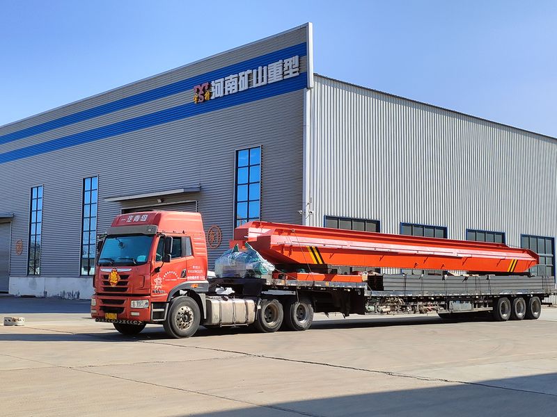 電動(dòng)單梁起重機(jī)，LD20t-26.8m，4臺(tái)，發(fā)往石家莊交付客戶使用。
