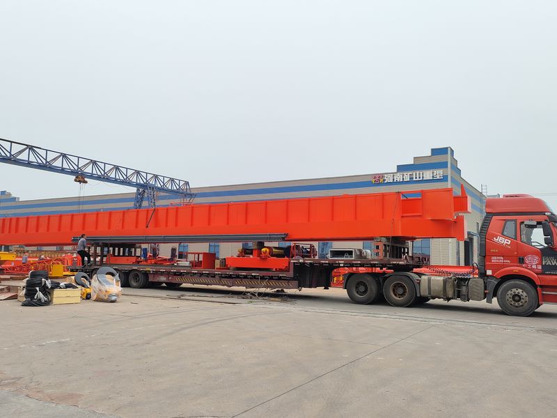 通用橋式起重機 QDXX32/5t—27.7m 制作完成，發(fā)往陜西省銅川市交付客戶使用。