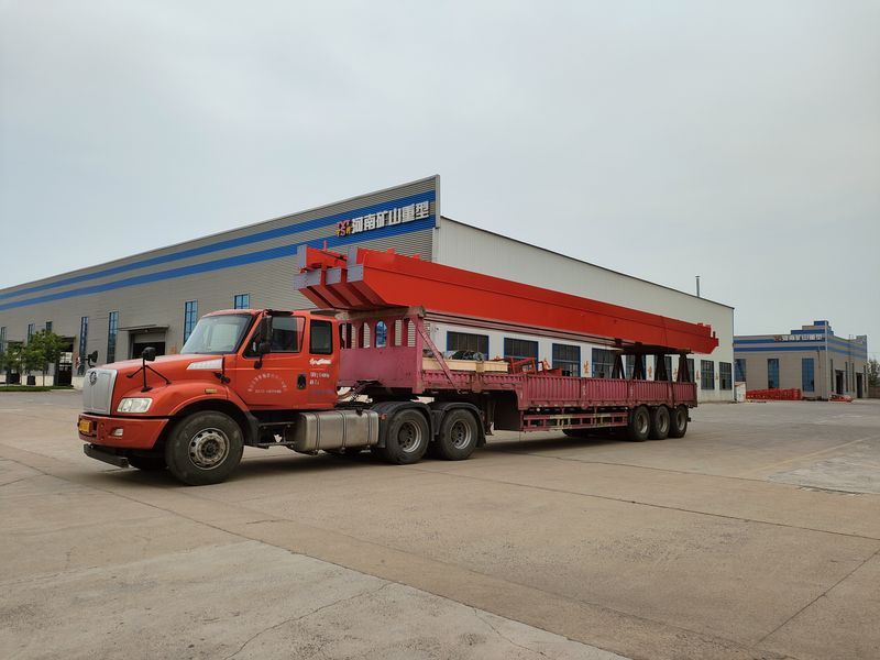 電動葫蘆橋式起重機 3臺 LH5t-17m 制作完成，發(fā)往河南漯河交付客戶使用。