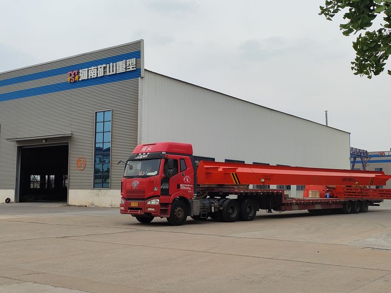 電動葫蘆門式起重機 MHxh10t—20m 制作完成，發(fā)往新疆交付客戶使用。